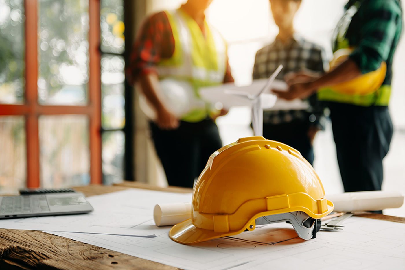 100 % Service rund um Photovoltaik für die Immobilienwirtschaft PV-Dachbaustelle